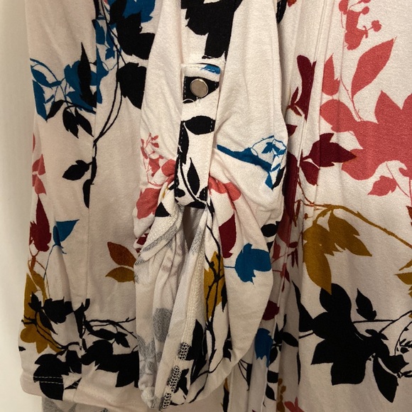 Ladies Blouse - Picture 3 of 6